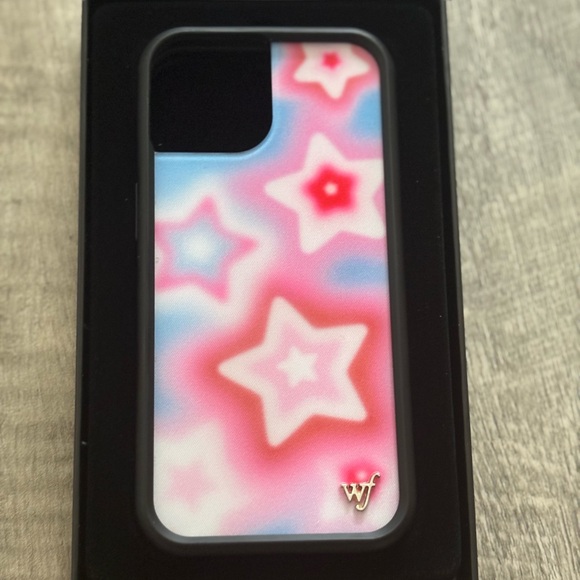 WILDFLOWER IPHONE 15 CASE - Picture 2 of 3
